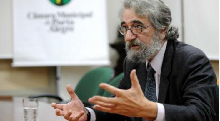 'Claudio Weber Abramo será sempre uma inspiração para quem luta pela democracia, pela transparência e pela aplicação correta dos recursos públicos. Na Abraji, as bandeiras que ele defendeu continuam erguidas', afirmou Bramatti. 'Claudio Weber Abramo será sempre uma inspiração para quem luta pela democracia, pela transparência e pela aplicação correta dos recursos públicos. Na Abraji, as bandeiras que ele defendeu continuam erguidas', afirmou Bramatti.